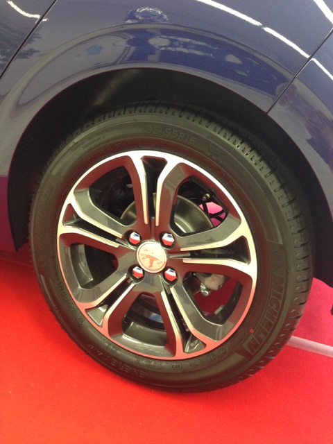 新ボディカラー