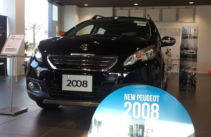 NEW　PEUGEOT　2008　デビューフェア