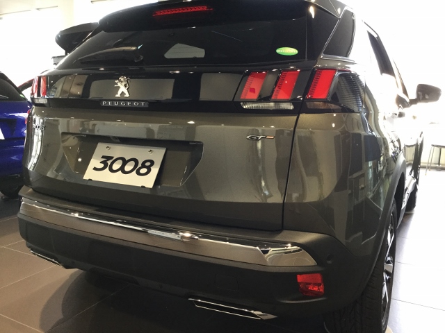 3008 GT BlueHDi ファーストクラスパッケージ