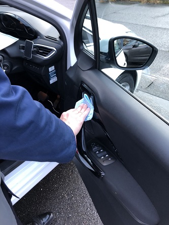 お預かり車両ご納車時の除菌